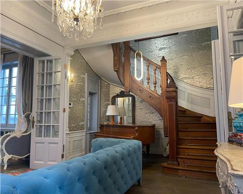 CASA SPECTACULOASA DOROBANTI CAPITALE PRETABILA FIRMA SAU REZIDENTA