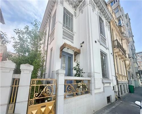 CASA SPECTACULOASA DOROBANTI CAPITALE PRETABILA FIRMA SAU REZIDENTA